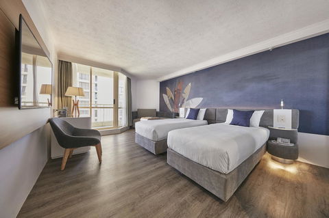 Novotel Surfers Paradise - Accommodation Sunshine Coast 4