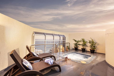 Novotel Surfers Paradise - Accommodation Sunshine Coast 1