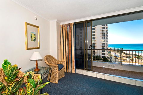 Surfers International Apartments - Accommodation Sunshine Coast 25