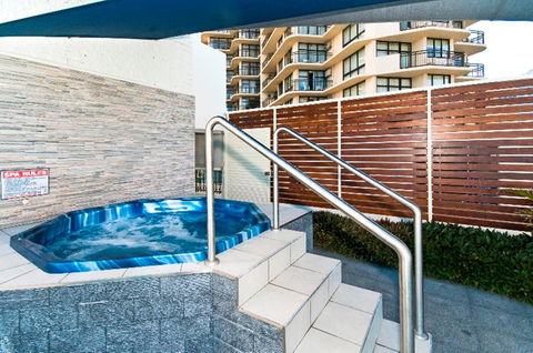 Surfers International Apartments - Accommodation Sunshine Coast 39