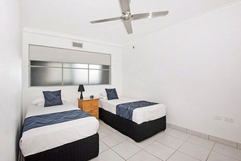 Surfers International Apartments - Accommodation Sunshine Coast 10