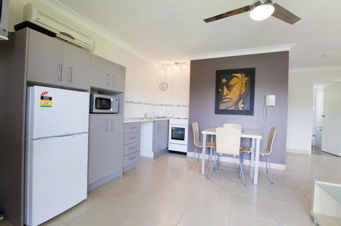 Bay Of Palms - Accommodation Sunshine Coast 37