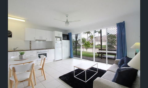 Bay Of Palms - Accommodation Sunshine Coast 22