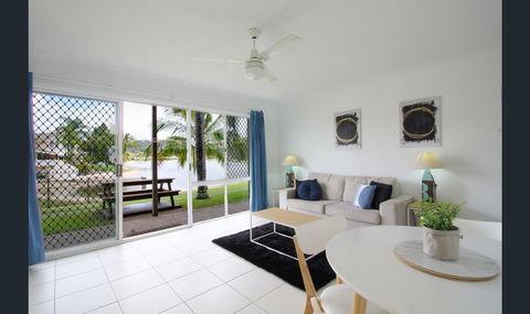 Bay Of Palms - Accommodation Sunshine Coast 1