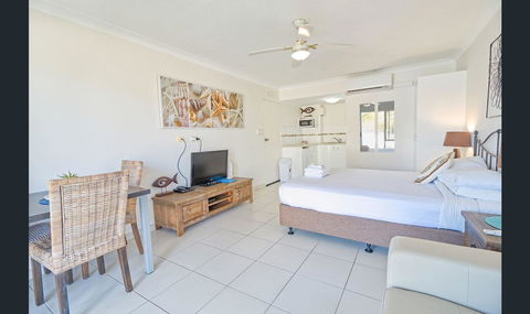 Bay Of Palms - Accommodation Sunshine Coast 10