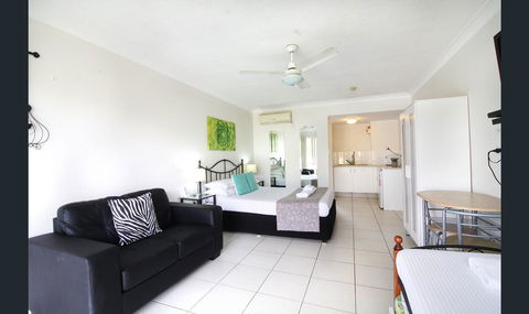 Bay Of Palms - Accommodation Sunshine Coast 25