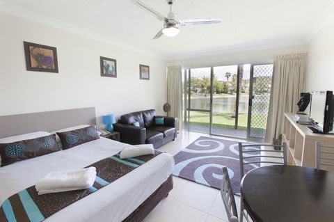 Bay Of Palms - Accommodation Sunshine Coast 39