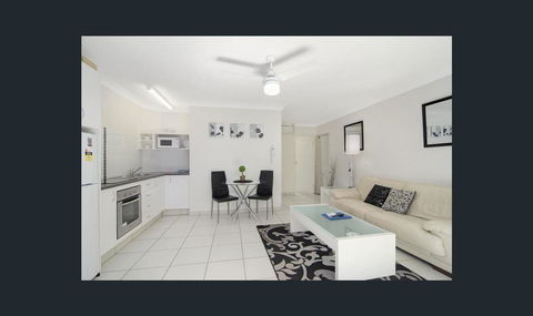 Bay Of Palms - Accommodation Sunshine Coast 27