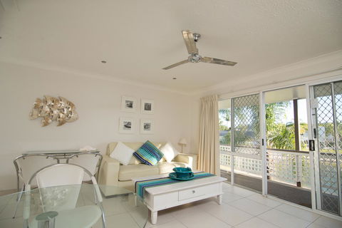 Bay Of Palms - Accommodation Sunshine Coast 31