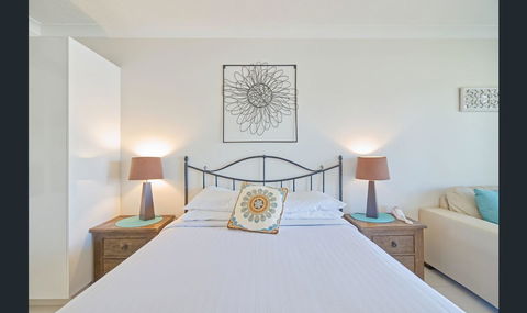 Bay Of Palms - Accommodation Sunshine Coast 9