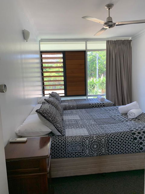 Townsville Holiday Apartments - Accommodation Sunshine Coast 3