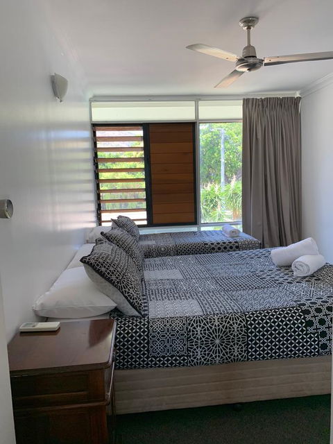 Townsville Holiday Apartments - Accommodation Sunshine Coast 4