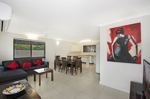 Townsville Holiday Apartments - Accommodation Sunshine Coast 20