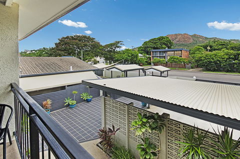 Townsville Holiday Apartments - Accommodation Sunshine Coast 12