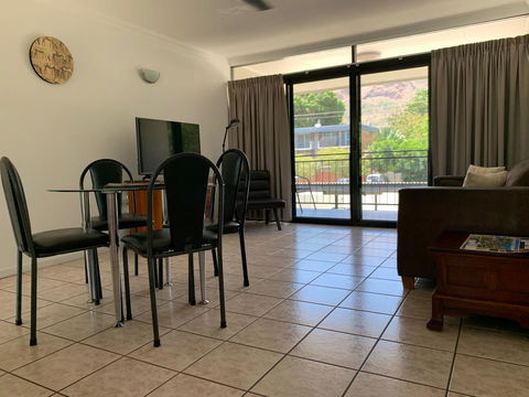 Townsville Holiday Apartments - Accommodation Sunshine Coast 5