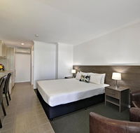Smart Motels Bert Hinkler - Accommodation Sunshine Coast