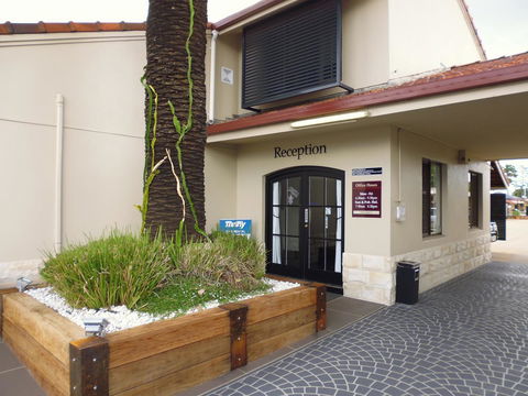 Burke & Wills Motor Inn - Accommodation Sunshine Coast 0