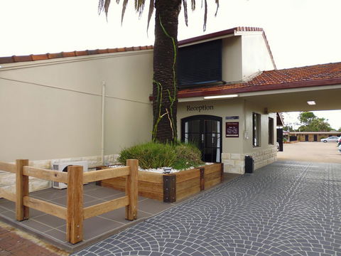 Burke & Wills Motor Inn - Accommodation Sunshine Coast 6