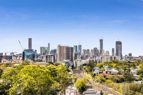 Essence Suites Taringa - Accommodation Sunshine Coast 30
