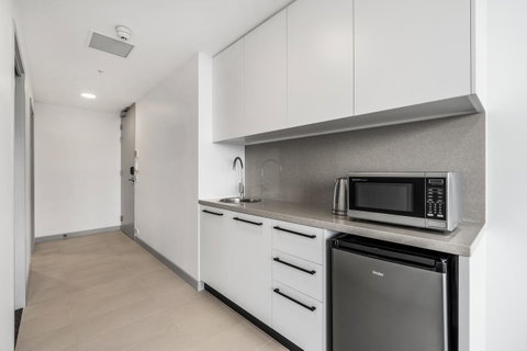 Essence Suites Taringa - Accommodation Sunshine Coast 35