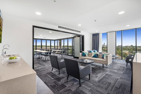 Essence Suites Taringa - Accommodation Sunshine Coast 2