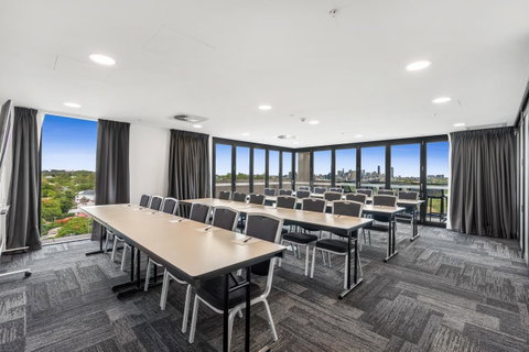 Essence Suites Taringa - Accommodation Sunshine Coast 7