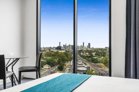 Essence Suites Taringa - Accommodation Sunshine Coast 22