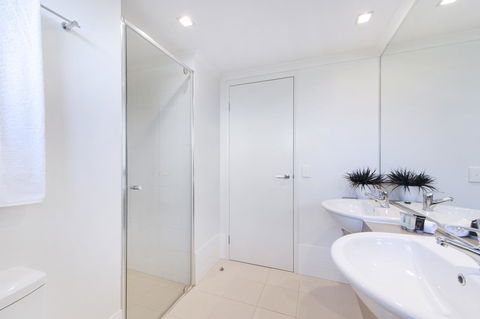 On The Bay Apartments - Accommodation Sunshine Coast 24