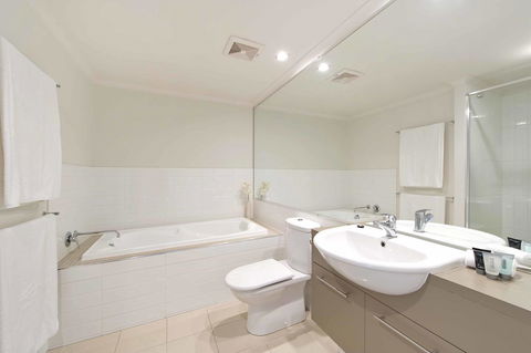 On The Bay Apartments - Accommodation Sunshine Coast 20