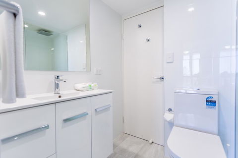 Ocean Royale - Accommodation Sunshine Coast 2