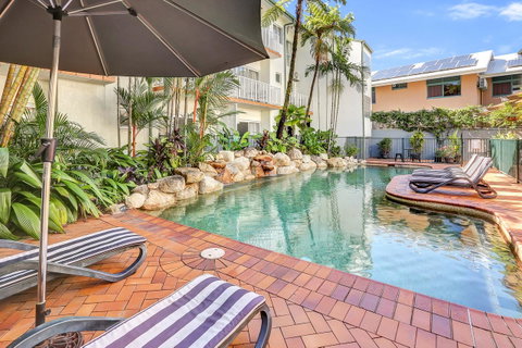 Coral Tree Inn - Accommodation Sunshine Coast 2