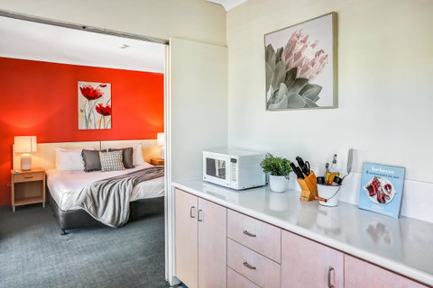 Coral Tree Inn - Accommodation Sunshine Coast 3