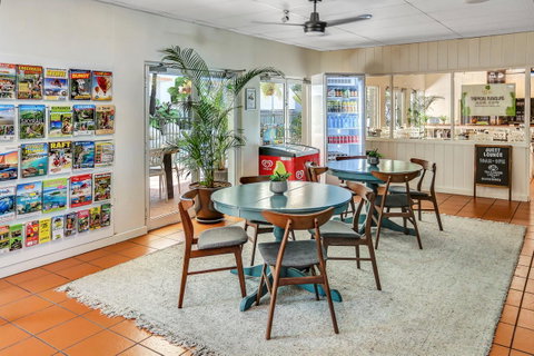 Coral Tree Inn - Accommodation Sunshine Coast 16