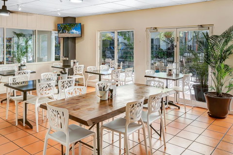 Coral Tree Inn - Accommodation Sunshine Coast 26