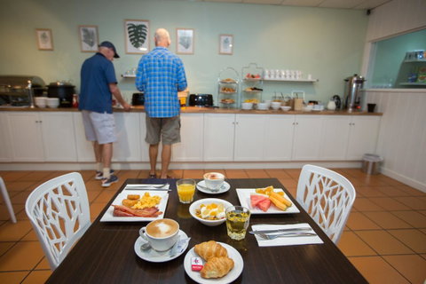 Coral Tree Inn - Accommodation Sunshine Coast 8
