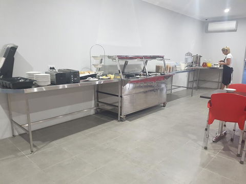 YAL Cairns - A Motel That Makes A Difference - Accommodation Sunshine Coast 11