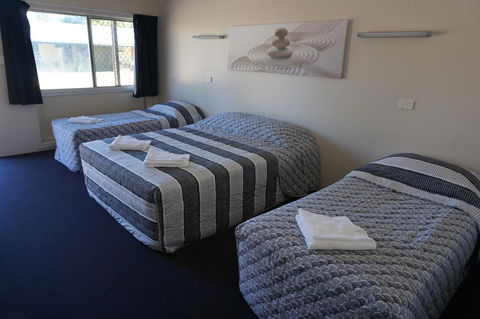 YAL Cairns - A Motel That Makes A Difference - Accommodation Sunshine Coast 1