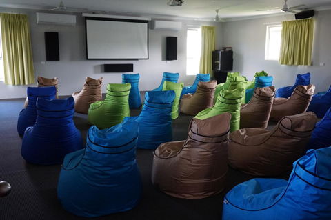 YAL Cairns - A Motel That Makes A Difference - Accommodation Sunshine Coast 4