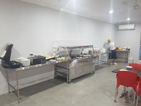 YAL Cairns - A Motel That Makes A Difference - Accommodation Sunshine Coast 15