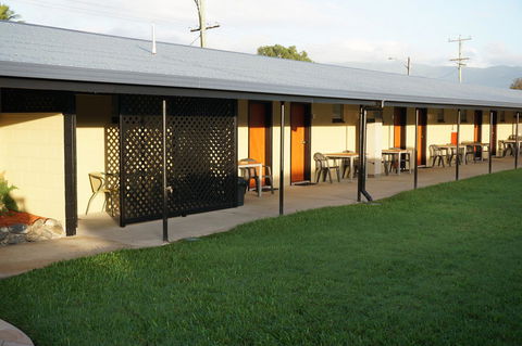 YAL Cairns - A Motel That Makes A Difference - Accommodation Sunshine Coast 38