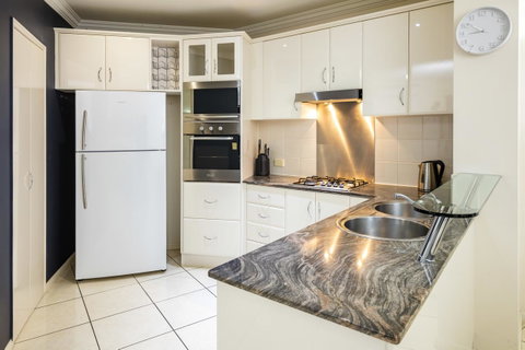 Jack And Newell Holiday Apartments - Accommodation Sunshine Coast 30