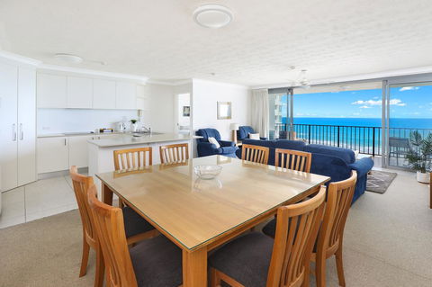 Majorca Isle Beachside Resort - Accommodation Sunshine Coast 2