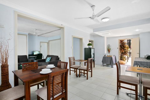Cairns City Palms - Accommodation Sunshine Coast 6