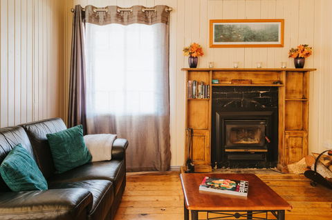 Apple Blossom Cottages - Accommodation Sunshine Coast 4