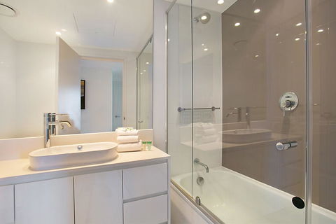 Number 1 H Residences - WiFi, Parking & More By Gold Coast Holidays - Accommodation Sunshine Coast 3