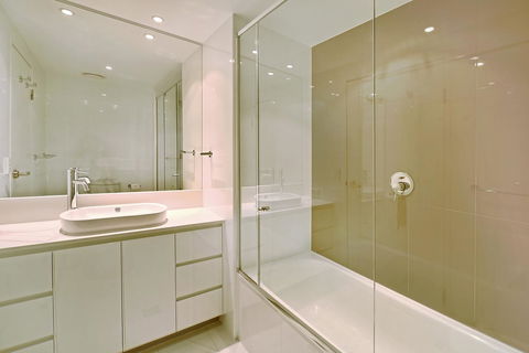 Number 1 H Residences - WiFi, Parking & More By Gold Coast Holidays - Accommodation Sunshine Coast 13
