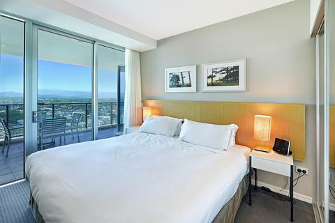 Number 1 H Residences - WiFi, Parking & More By Gold Coast Holidays - Accommodation Sunshine Coast 16