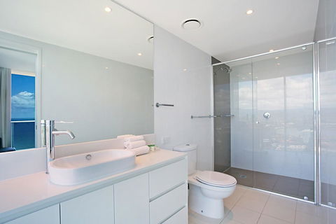 Number 1 H Residences - WiFi, Parking & More By Gold Coast Holidays - Accommodation Sunshine Coast 6
