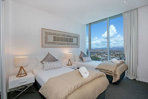 Number 1 H Residences - WiFi, Parking & More By Gold Coast Holidays - Accommodation Sunshine Coast 4