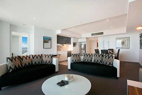 Number 1 H Residences - WiFi, Parking & More By Gold Coast Holidays - Accommodation Sunshine Coast 11